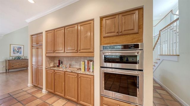 5422 SANDHAMN PLACE, Longboat Key, FL 34228