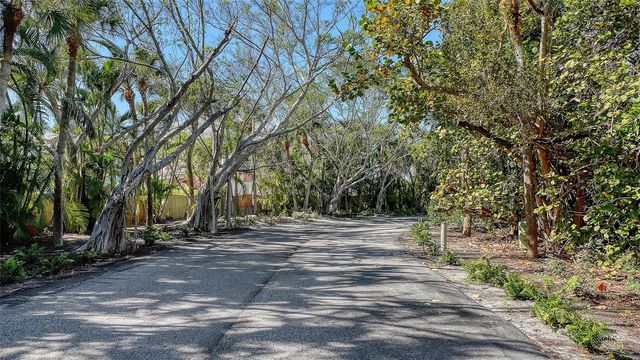 5422 SANDHAMN PLACE, Longboat Key, FL 34228
