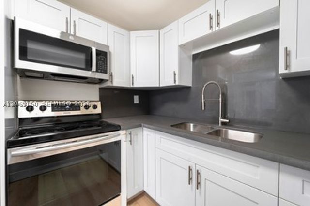 3025 Mary St 1, Miami, FL 33133