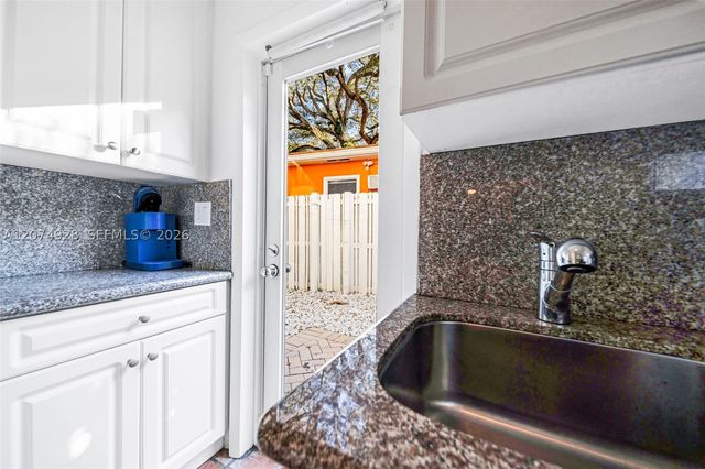 312 NE 16th Ter C, Fort Lauderdale, FL 33301