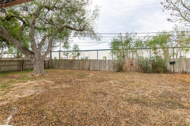 1709 Annette St, Kingsville, TX 78363