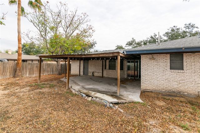 1709 Annette St, Kingsville, TX 78363