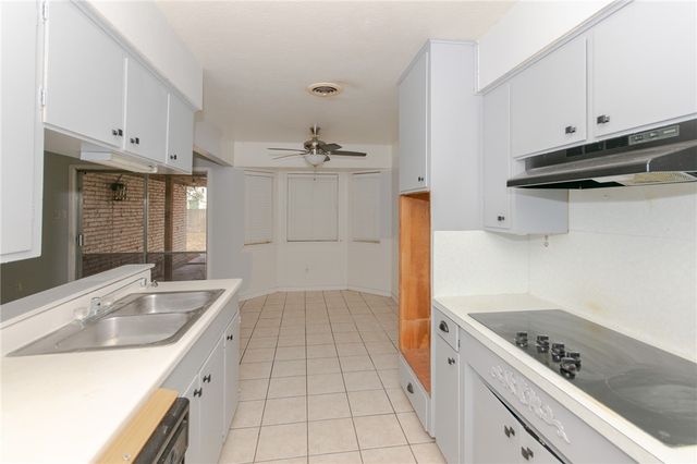 1709 Annette St, Kingsville, TX 78363