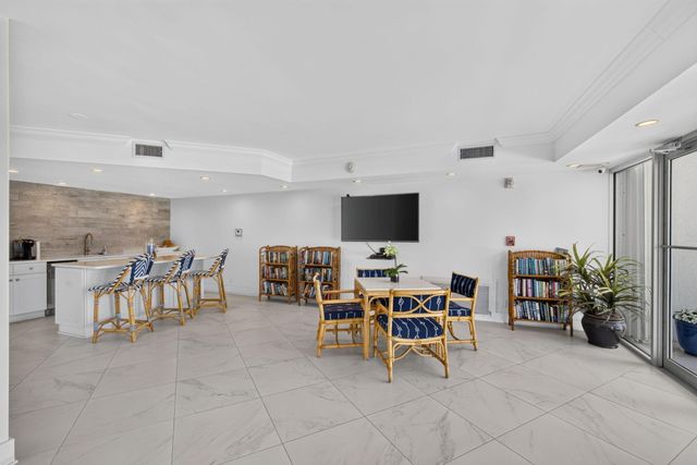 5400 N Ocean Drive SE 7b, Singer Island, FL 33404