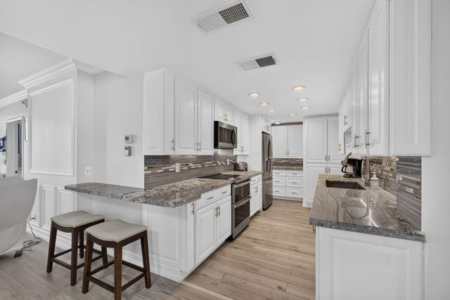 5400 N Ocean Drive SE 7b, Singer Island, FL 33404
