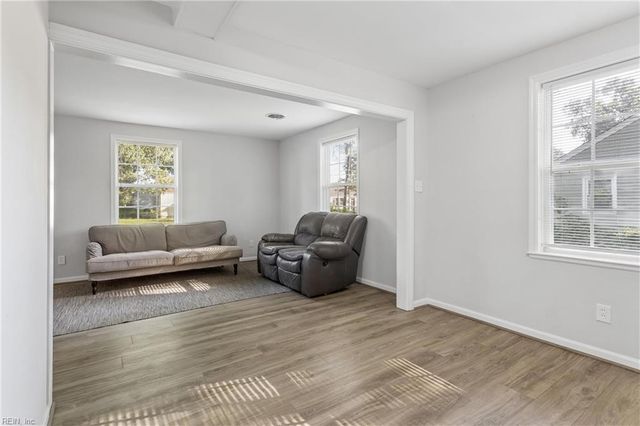 624 Sterling ST, Newport News, VA 23605