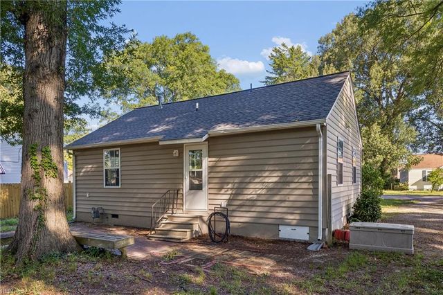 624 Sterling ST, Newport News, VA 23605
