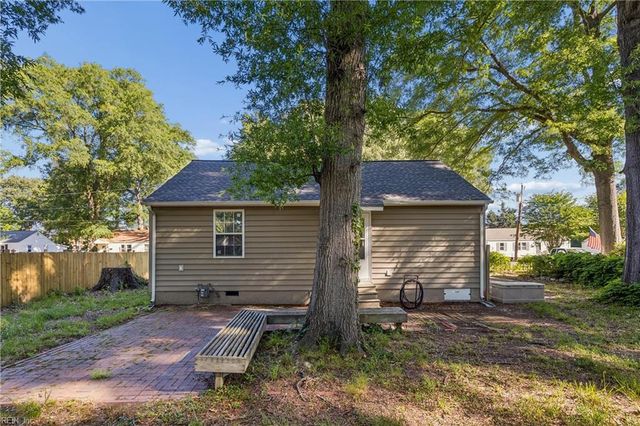 624 Sterling ST, Newport News, VA 23605