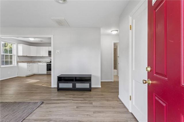 624 Sterling ST, Newport News, VA 23605