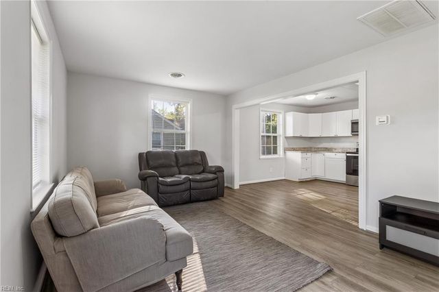 624 Sterling ST, Newport News, VA 23605