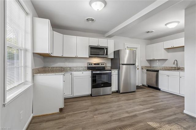 624 Sterling ST, Newport News, VA 23605