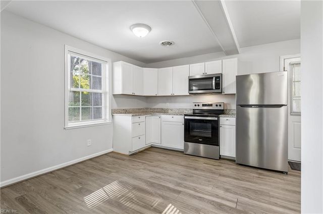 624 Sterling ST, Newport News, VA 23605