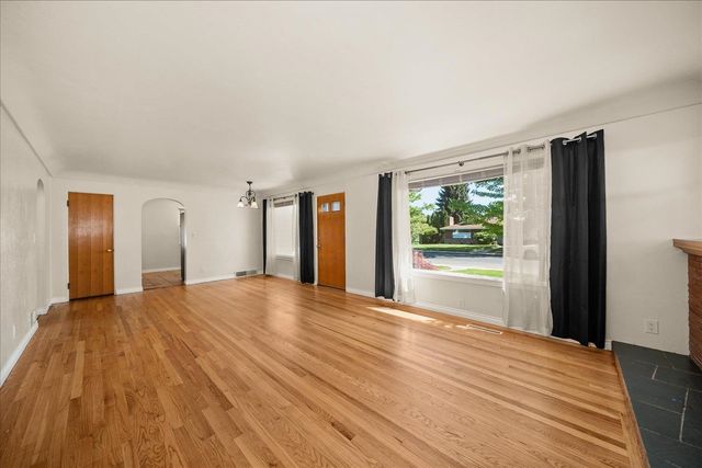 344 W NEBRASKA Ave, Spokane, WA 99205
