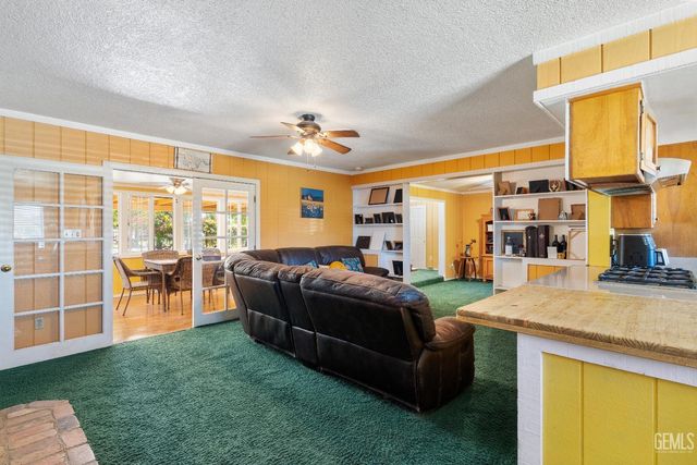 12925 Appaloosa Avenue, Bakersfield, CA 93314