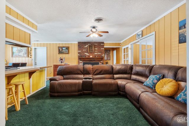 12925 Appaloosa Avenue, Bakersfield, CA 93314