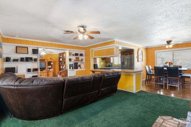 12925 Appaloosa Avenue, Bakersfield, CA 93314