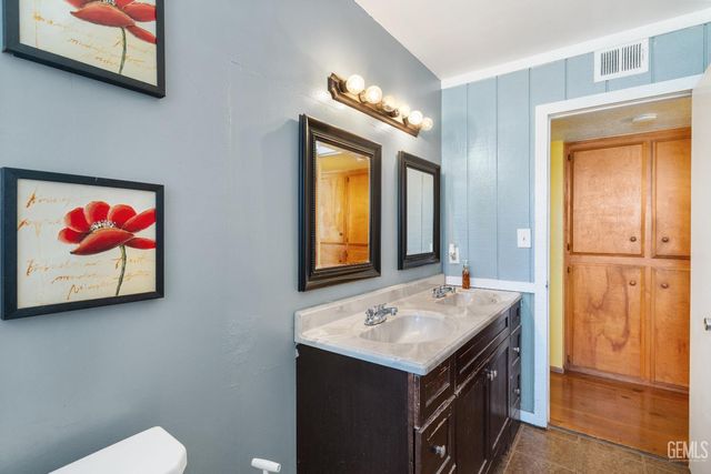 12925 Appaloosa Avenue, Bakersfield, CA 93314