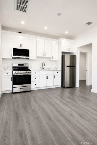 7918 Hazeltine Avenue, Panorama City, CA 91402