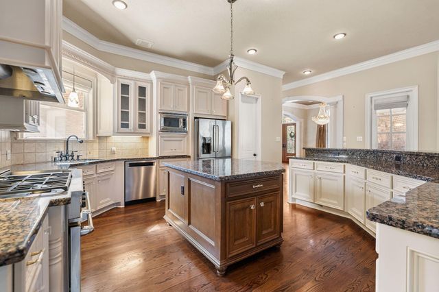 34 Kerloch Point, Spring, TX 77379