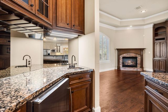 34 Kerloch Point, Spring, TX 77379