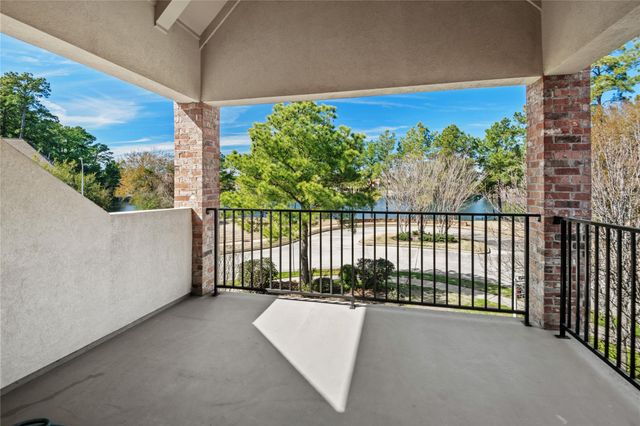 34 Kerloch Point, Spring, TX 77379