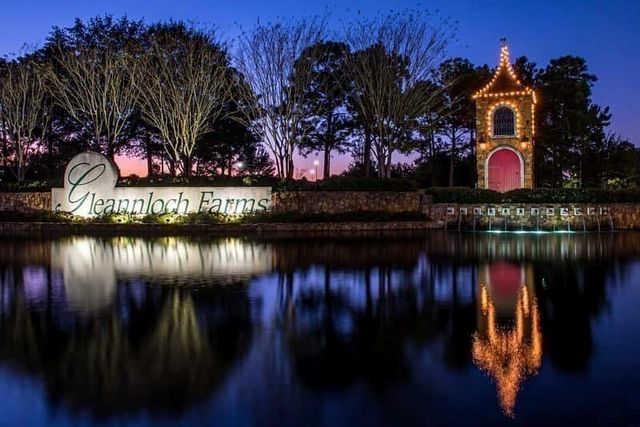 34 Kerloch Point, Spring, TX 77379