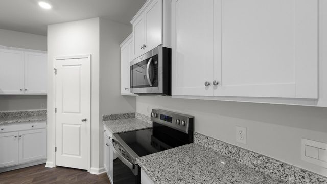 6015 Savy Court, Ravenel, SC 29470