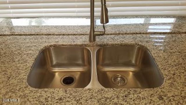 98 E EVELYN Lane, Tempe, AZ 85284