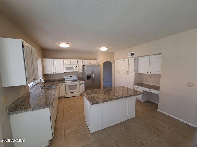 98 E EVELYN Lane, Tempe, AZ 85284