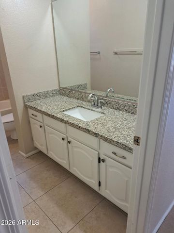 98 E EVELYN Lane, Tempe, AZ 85284