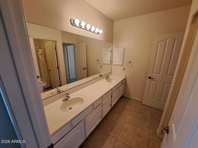 98 E EVELYN Lane, Tempe, AZ 85284