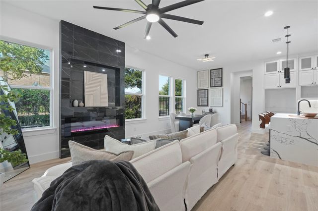 3200 Oak Bourne Drive, Arlington, TX 76016