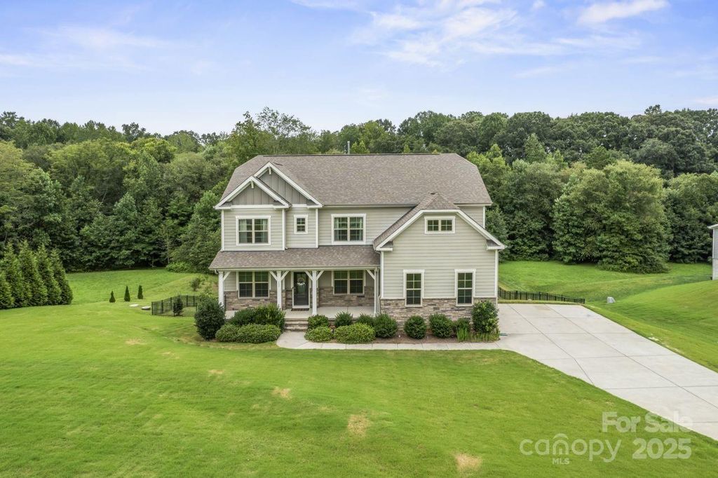 137 Rain Shadow Drive, Mooresville, NC 28115