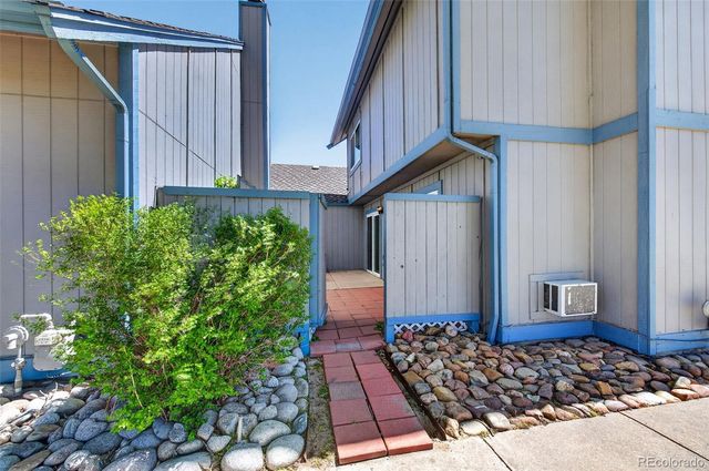 2419 S Worchester Court A, Aurora, CO 80014