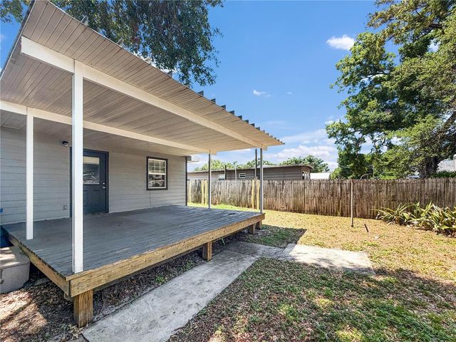 7706 E COMANCHE AVENUE, Tampa, FL 33610