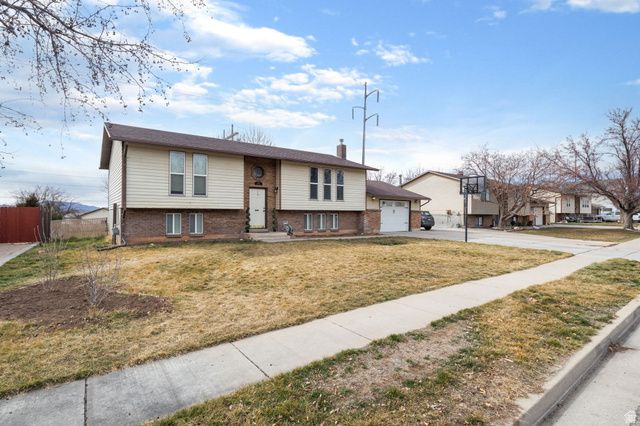 2181 S KATIES WAY, Clearfield, UT 84015