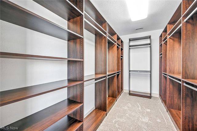 29 Shores Drive, Poland, OH 44514