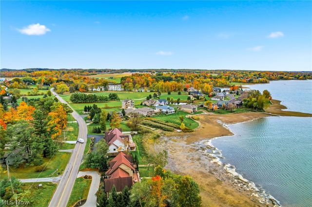 29 Shores Drive, Poland, OH 44514