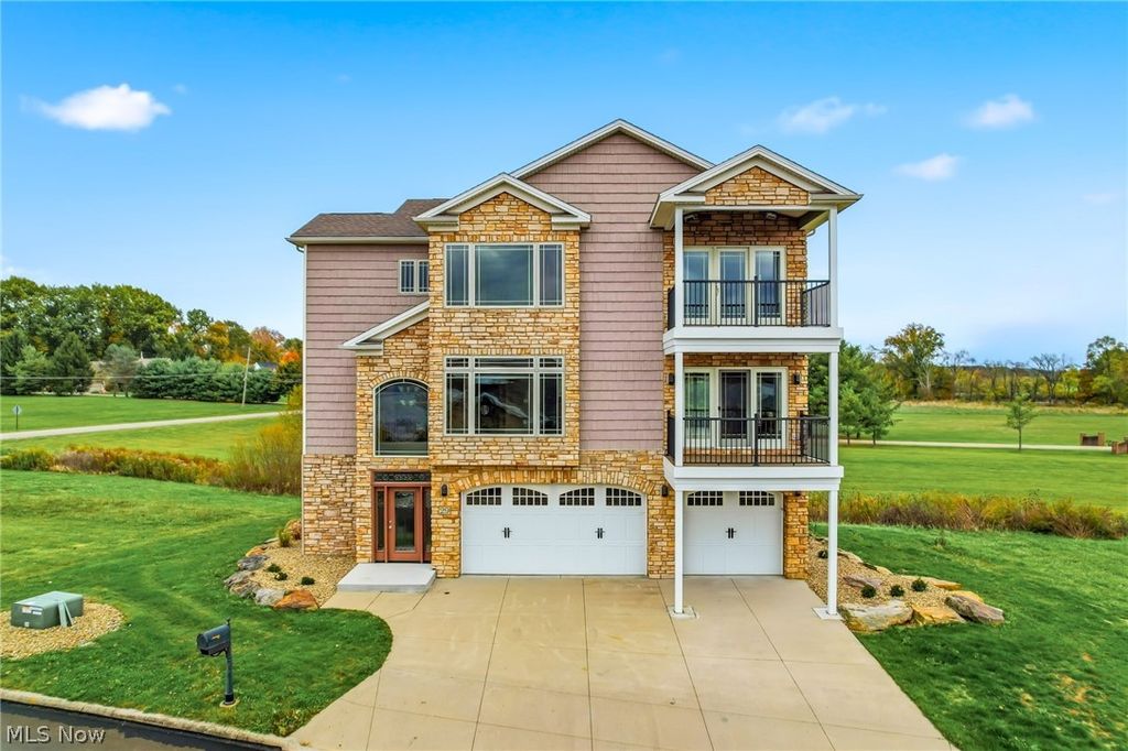 29 Shores Drive, Poland, OH 44514