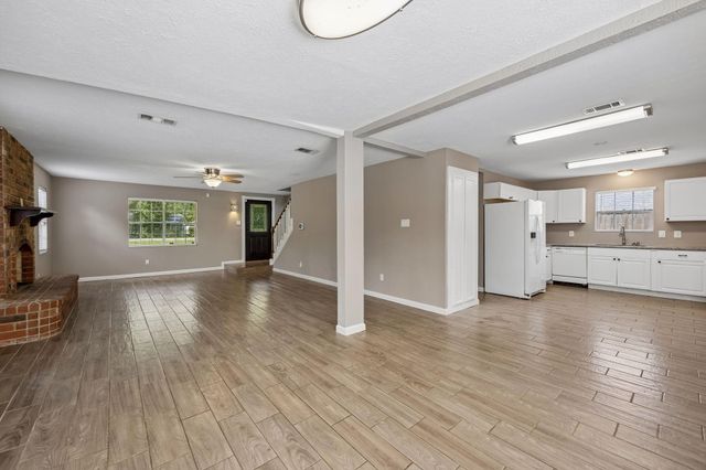 21822 Tophill Drive, Spring, TX 77388
