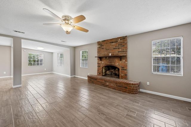21822 Tophill Drive, Spring, TX 77388