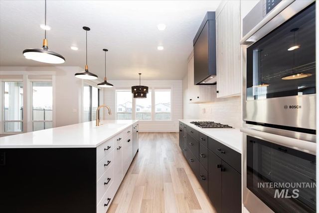 6719 W Mattawa Dr, Meridian, ID 83646