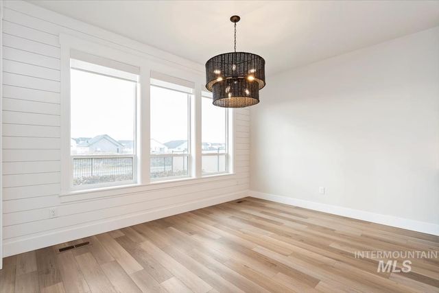 6719 W Mattawa Dr, Meridian, ID 83646