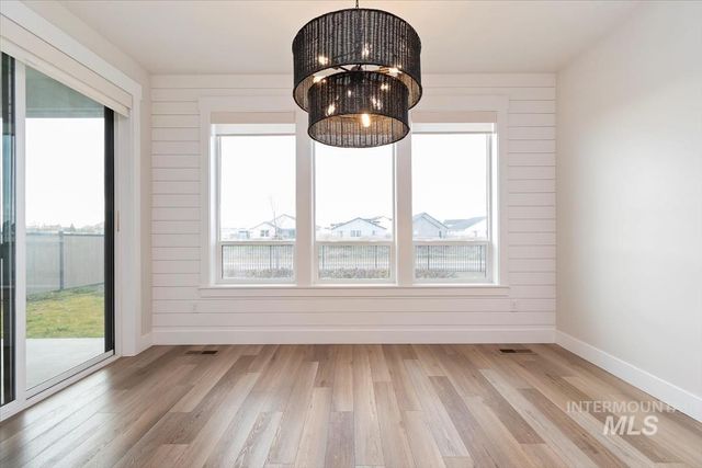 6719 W Mattawa Dr, Meridian, ID 83646