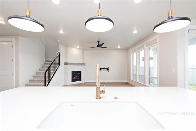 6719 W Mattawa Dr, Meridian, ID 83646