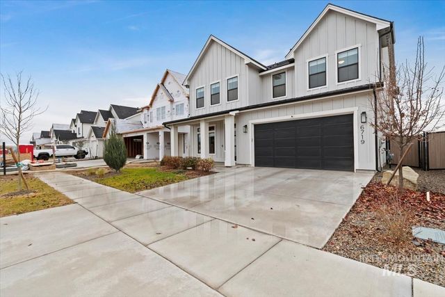 6719 W Mattawa Dr, Meridian, ID 83646