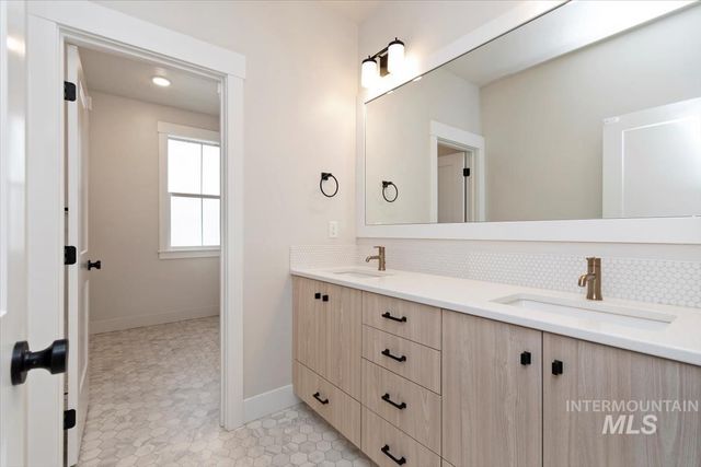 6719 W Mattawa Dr, Meridian, ID 83646