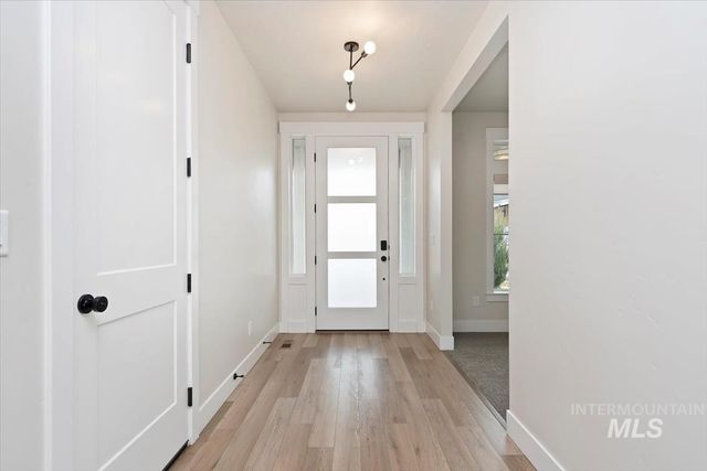 6719 W Mattawa Dr, Meridian, ID 83646