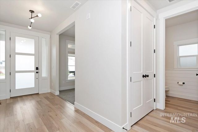 6719 W Mattawa Dr, Meridian, ID 83646