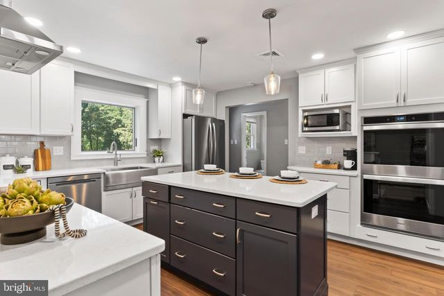108 OLD FORD DR, Camp Hill, PA 17011